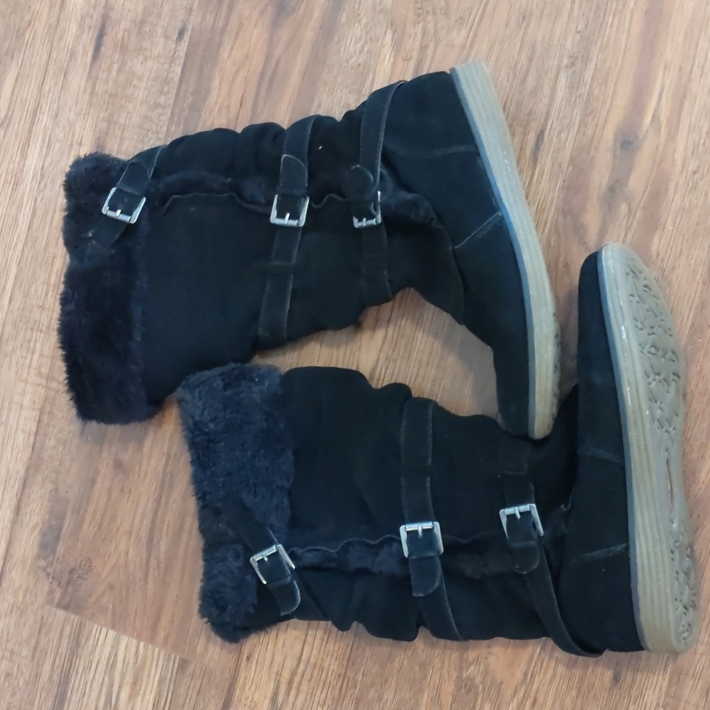 BareTrap Black fur-lined winter boot, size 8